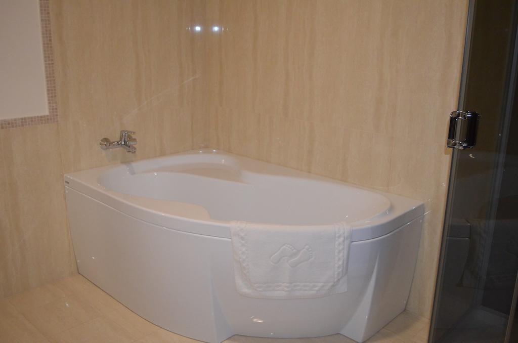 Porto Riva Hotel Zaporizhia Phòng bức ảnh