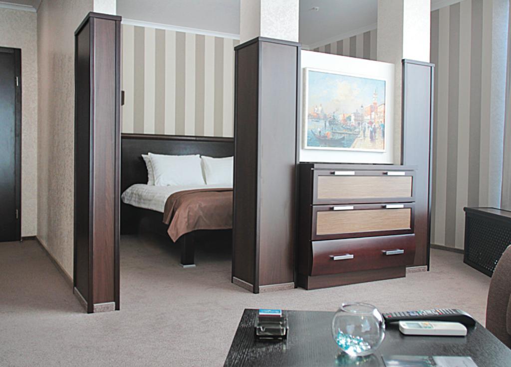 Porto Riva Hotel Zaporizhia Phòng bức ảnh