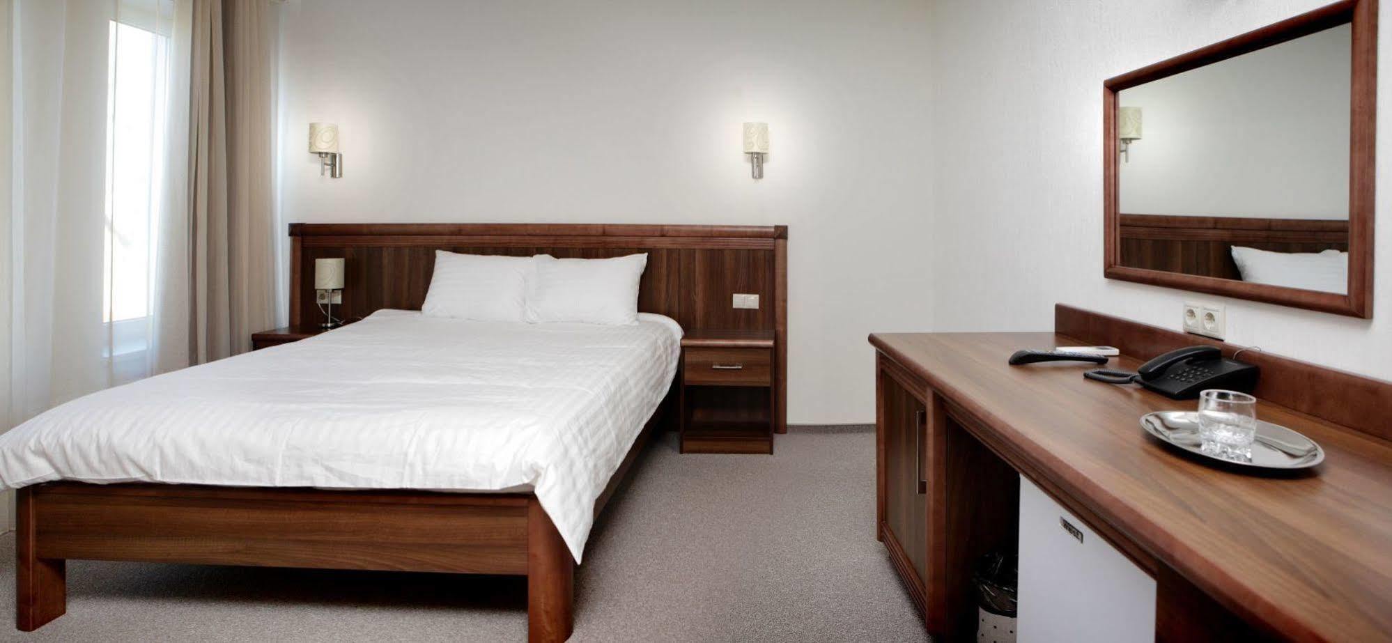 Porto Riva Hotel Zaporizhia Ngoại thất bức ảnh